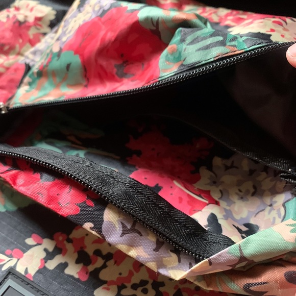 Y&R BackPack - Picture 4 of 4